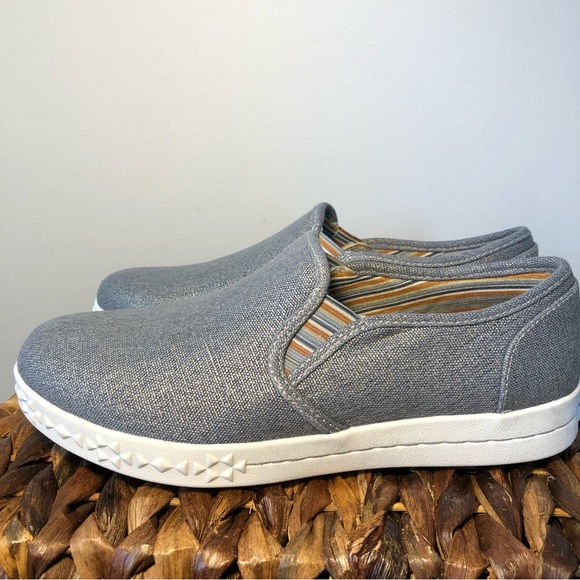 Muk Luks | Metallic Grey Blue Slip-on Flats | Size 9 - Picture 9 of 11